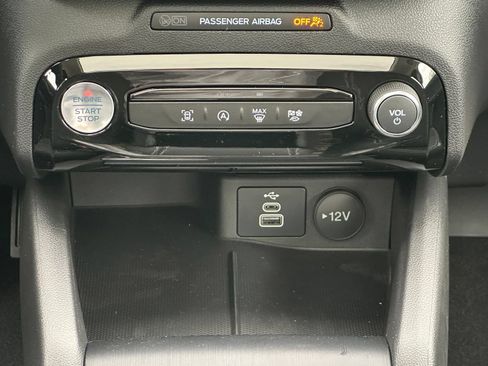 Used 2023 Ford Escape Active w/ Tech Pack #1 AWD/4WD image 21