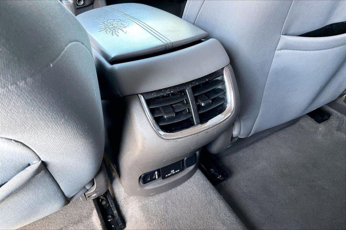 Used 2016 Chevrolet Malibu LT FWD image 30