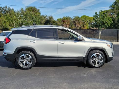 Used 2021 GMC Terrain SLT w/ Infotainment Package II image 7