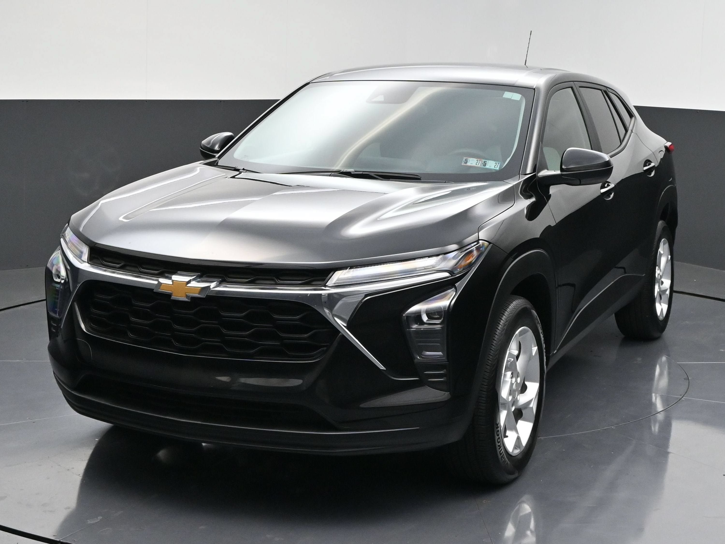 Certified 2025 Chevrolet Trax LS w/ LS Convenience Package FWD image 4