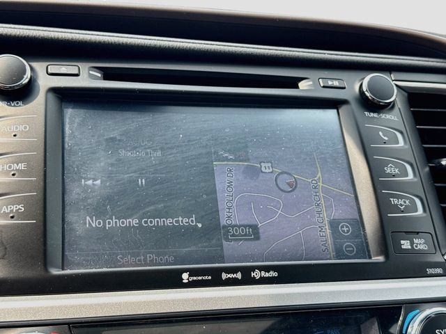 Used 2019 Toyota Highlander XLE AWD/4WD image 22