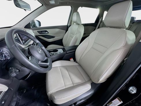 Certified 2023 Nissan Rogue SV w/ SV Premium B Package FWD image 11