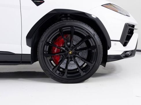 Used 2024 Lamborghini Urus S image 12