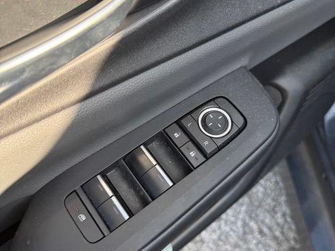 Used 2024 Toyota Prius XLE FWD image 17