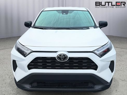 Certified 2024 Toyota RAV4 LE FWD image 4