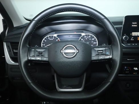 Used 2025 Nissan Rogue SV FWD image 21