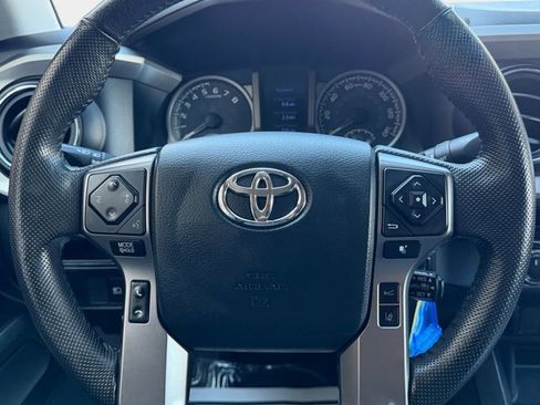 Used 2018 Toyota Tacoma SR5 image 18