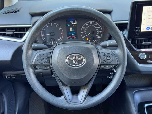 Used 2025 Toyota Corolla LE FWD image 18