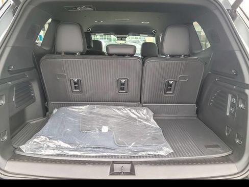 Used 2026 Buick Enclave Sport Touring w/ Power Package FWD image 18