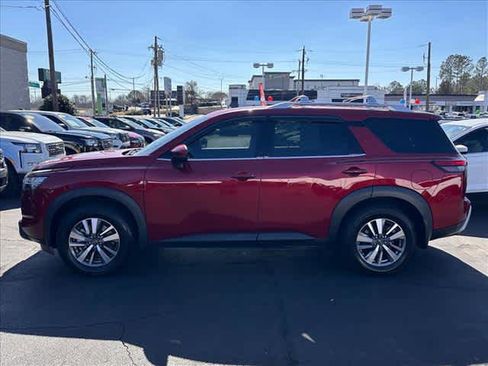 Used 2024 Nissan Pathfinder SL w/ Lighting Package (N92) image 6