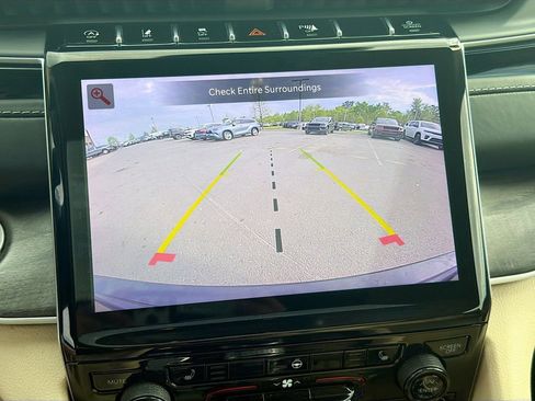 Used 2022 Jeep Grand Cherokee Limited image 32