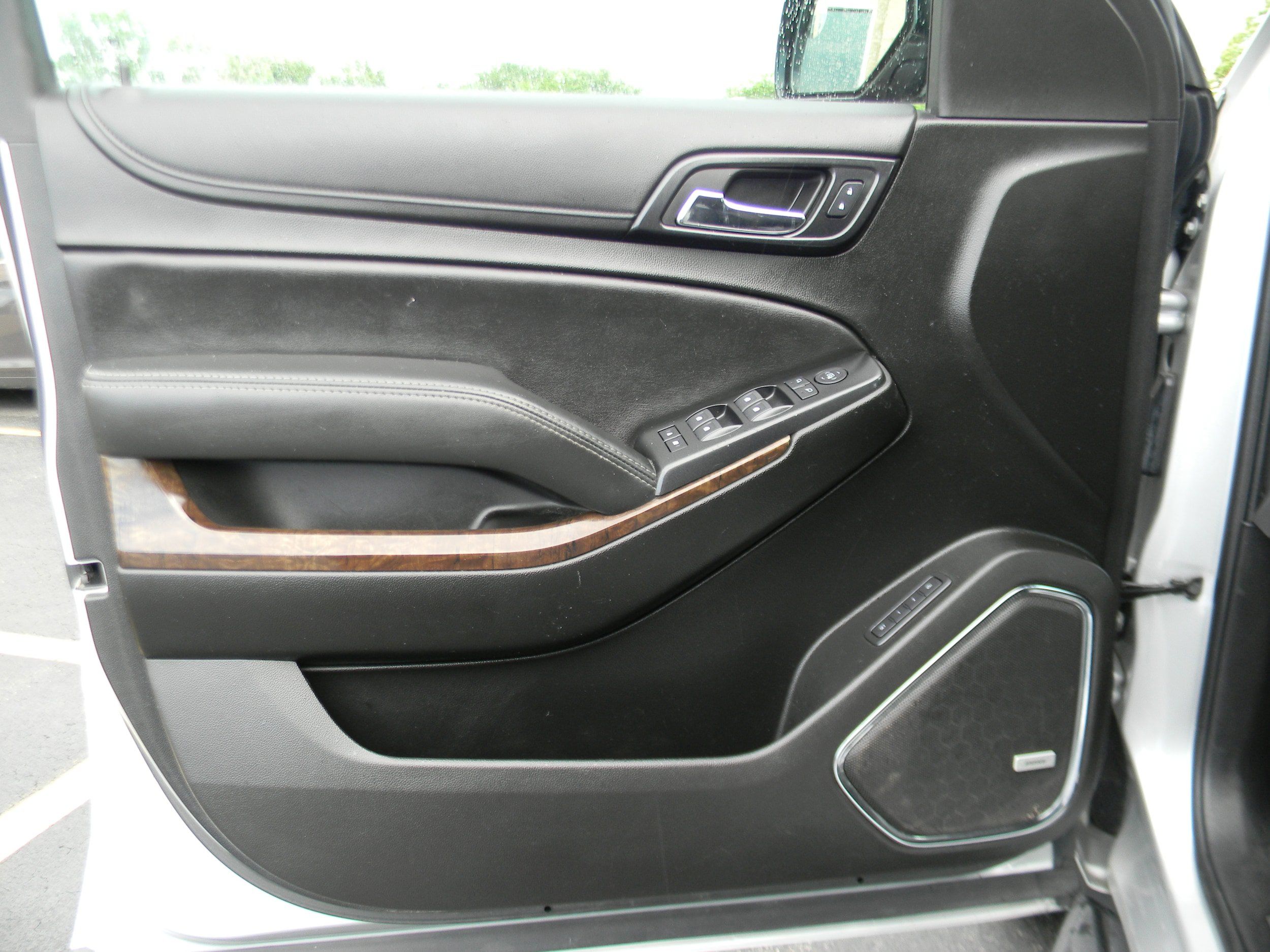 Used 2019 Chevrolet Suburban LT AWD/4WD image 11
