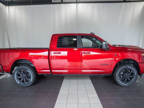 New 2026 RAM 2500 Laramie AWD/4WD image 3