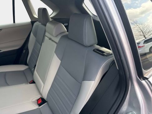 Used 2022 Toyota RAV4 XLE Premium image 59