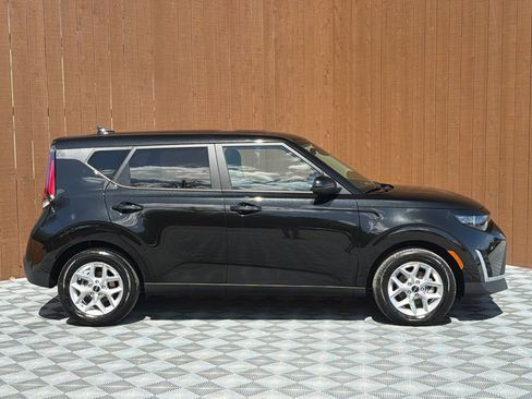Used 2025 Kia Soul LX FWD image 10