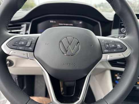 New 2026 Volkswagen Jetta SE FWD image 18