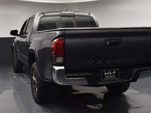 Used 2020 Toyota Tacoma SR5 image 6