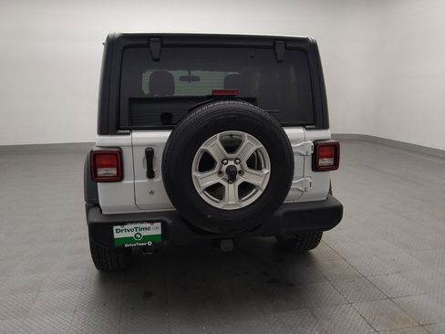 Used 2018 Jeep Wrangler Sport AWD/4WD image 6
