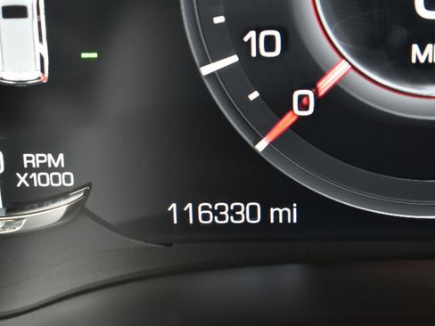 Used 2019 Cadillac Escalade Premium Luxury RWD image 18