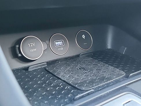 Used 2025 Genesis G70 3.3T Advanced w/ Sport Prestige Package image 21