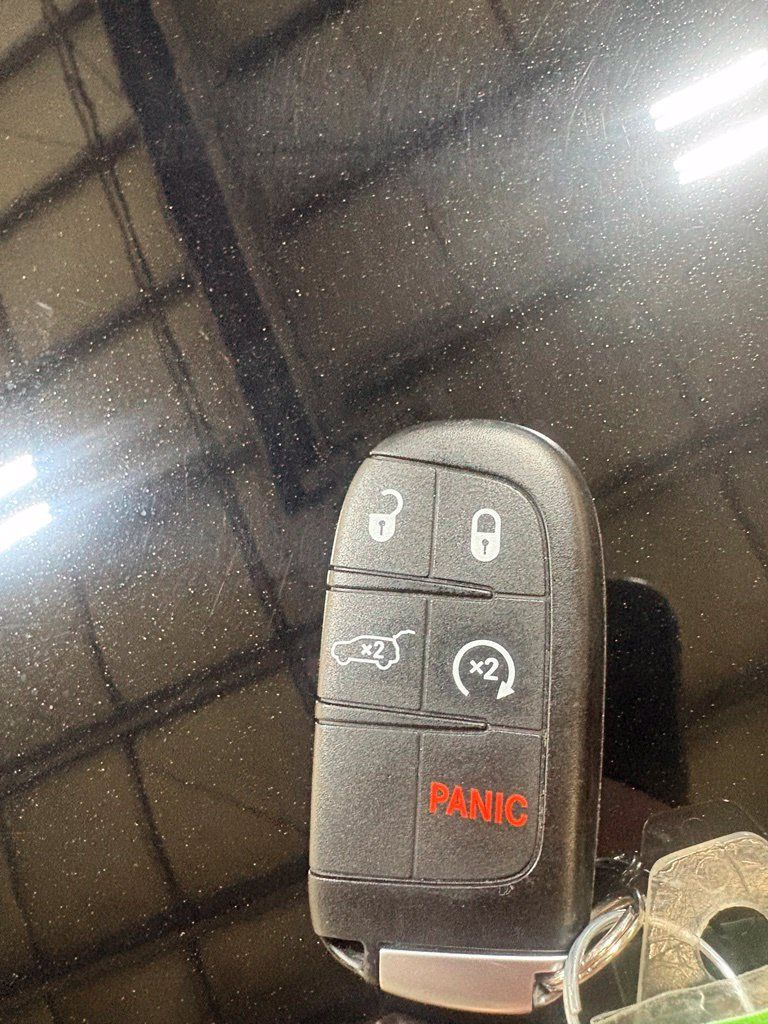 Used 2018 Jeep Grand Cherokee Limited AWD/4WD image 32