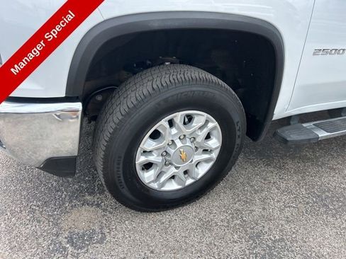 Used 2025 Chevrolet Silverado 2500 LT AWD/4WD image 10