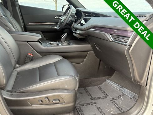 Used 2022 Cadillac XT4 Luxury w/ Cold Weather Package image 35