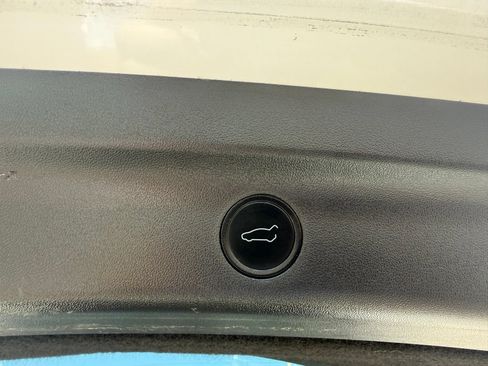 Used 2022 Tesla Model Y Performance AWD/4WD image 35