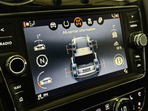 Used 2018 Bentley Bentayga Black Edition image 68