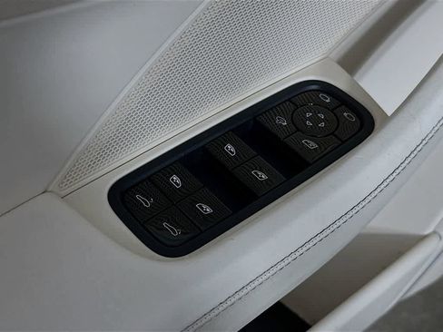 Used 2020 Porsche Panamera 4 AWD/4WD image 29