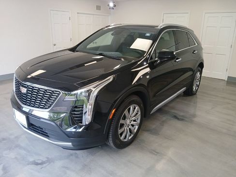 Used 2020 Cadillac XT4 Premium Luxury w/ Cold Weather Package AWD/4WD image 4