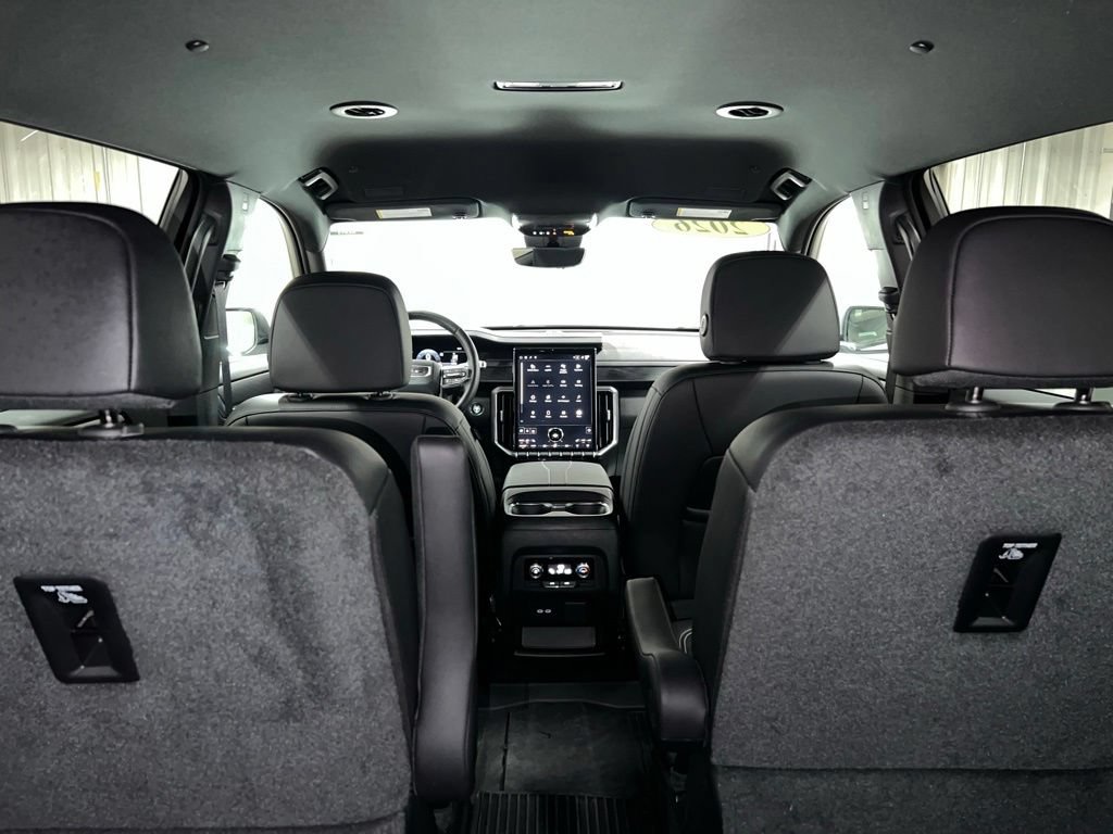 Certified 2026 GMC Acadia Elevation w/ Elevation Premium Package AWD/4WD image 43