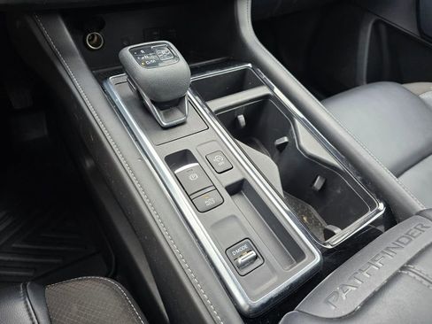 Used 2023 Nissan Pathfinder SL w/ Lighting Package (N92) FWD image 23