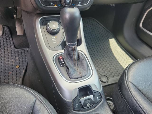 Used 2019 Jeep Compass Latitude w/ Popular Equipment Group AWD/4WD image 15