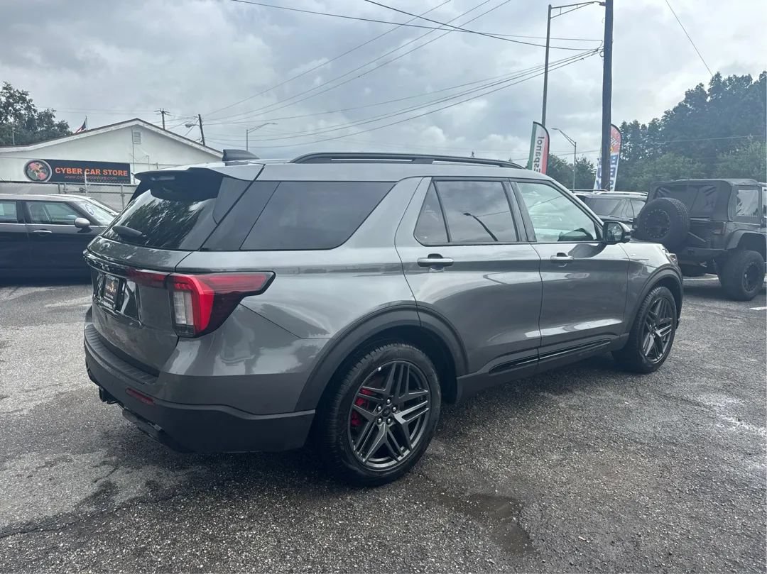 Used 2026 Ford Explorer ST-Line w/ ST-Line Street Pack RWD image 5