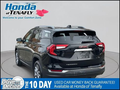 Used 2024 GMC Terrain SLT image 4