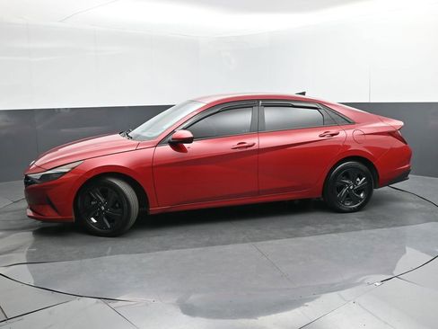 Used 2023 Hyundai Elantra SEL w/ Cargo Package image 2