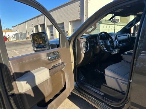 Used 2023 Chevrolet Silverado 2500 LT image 24