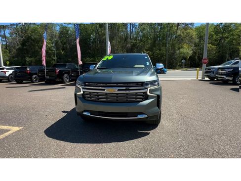 Used 2024 Chevrolet Suburban Premier image 7