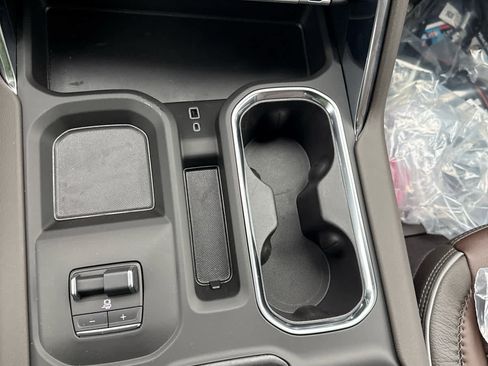 New 2025 GMC Sierra 2500 Denali w/ Denali Reserve Package image 27