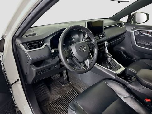 Certified 2023 Toyota RAV4 SE image 9