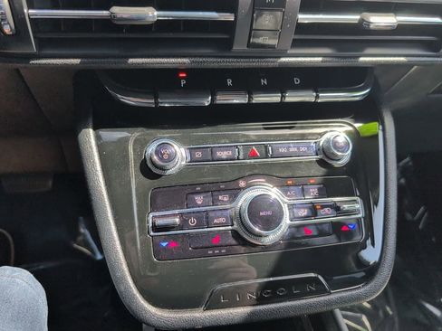 Used 2021 Lincoln Corsair FWD image 17