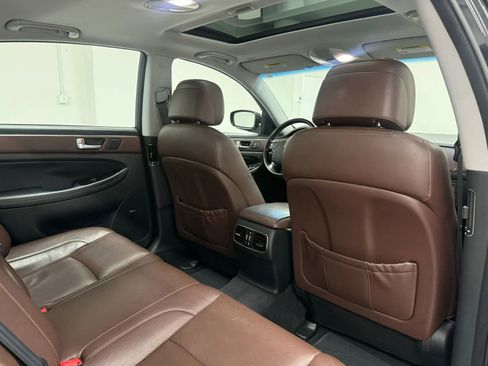 Used 2012 Hyundai Genesis 4.6 image 17