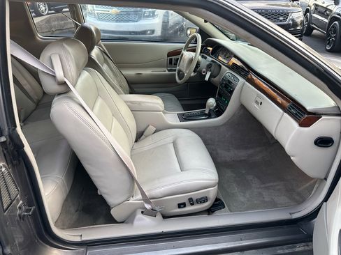 Used 1999 Cadillac Eldorado w/ Comfort/Convenience Pkg image 31