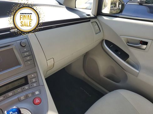 Used 2014 Toyota Prius Two image 31