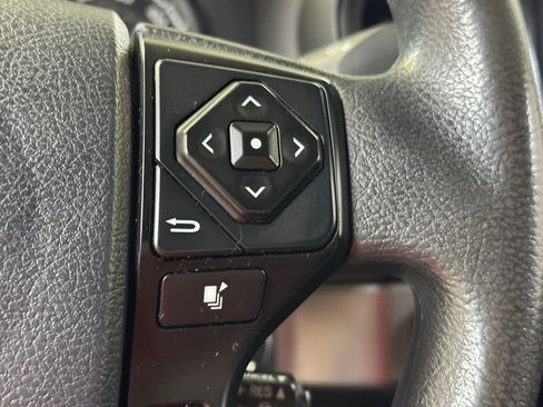 Used 2019 Toyota Tacoma SR w/ SR Convenience Package image 33