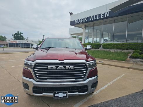 Used 2025 RAM 1500 Laramie AWD/4WD image 10