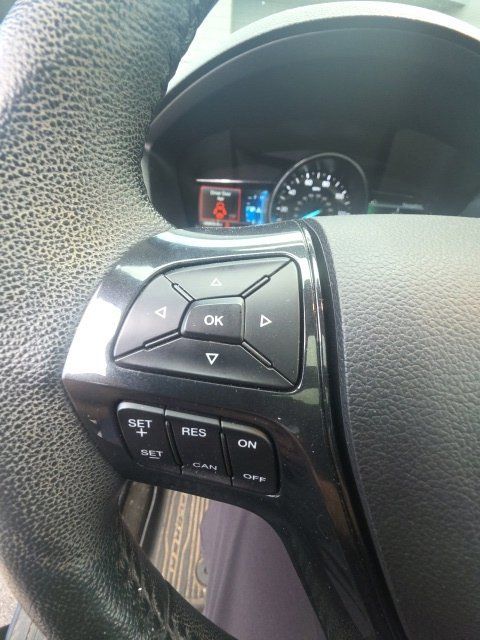 Used 2018 Ford Explorer XLT w/ Equipment Group 202A AWD/4WD image 14
