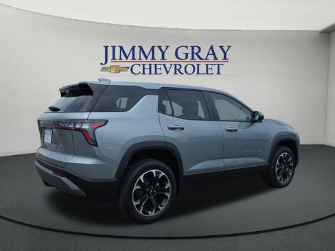 New 2026 Chevrolet Equinox LT w/ Convenience Package II FWD image 5