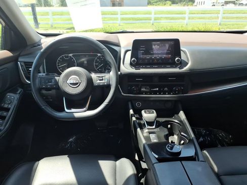 Used 2023 Nissan Rogue SV w/ SV Premium B Package AWD/4WD image 14